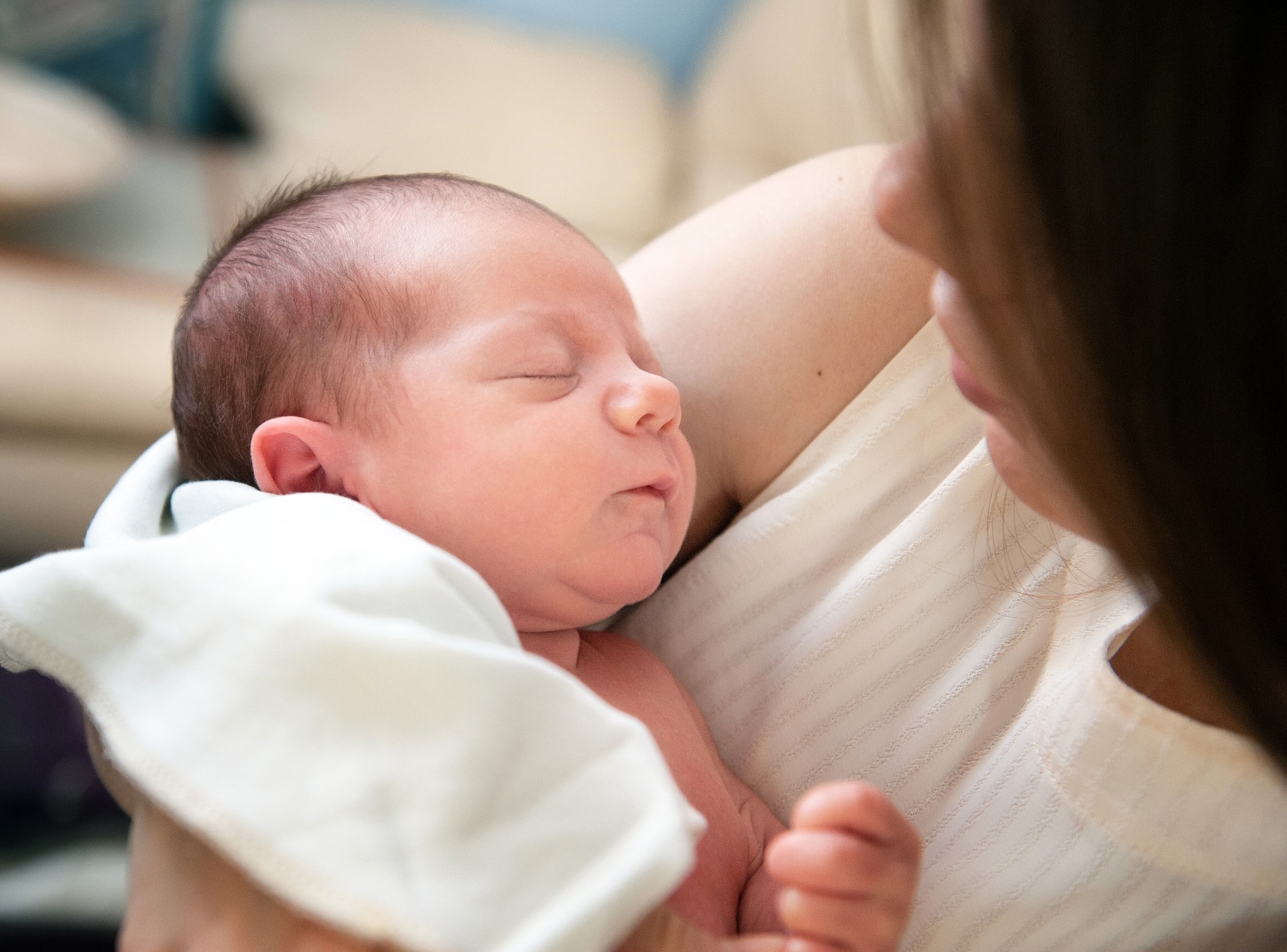 ケープ一体型で安心！赤ちゃんを母乳で育てたいママのアイテム