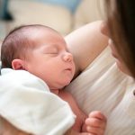 すっきり収納で大切なものをひとまとめできる母子手帳ケース