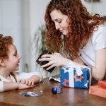 可愛い赤ちゃんに！コーデしやすいフリフリ衿の長袖ベビーカットソー