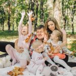 可愛いマタニティママに！コーデしやすいサロペットパンツ