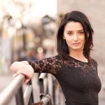 ロマンティックなママのためにリボンとレースの素敵なフォーマルドレス